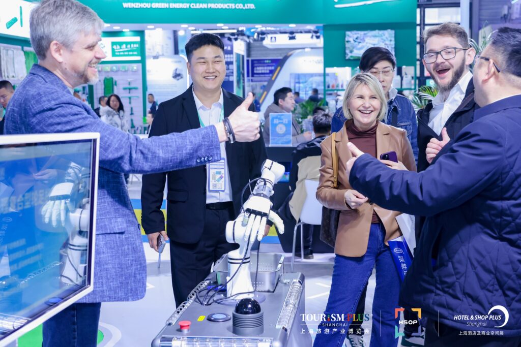 CCE 2025 Attendees are networking